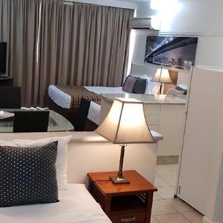 Motel Reef Palms Cairns Esterno foto