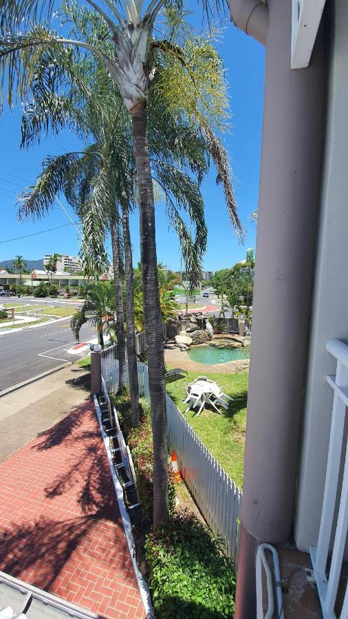 Motel Reef Palms Cairns Esterno foto